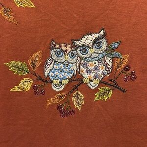 Embroidered Owl and Leaves shirt size L burnt orange embroidered